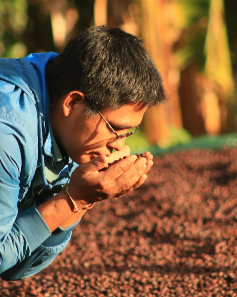 ernesto-menedez-el-salvador